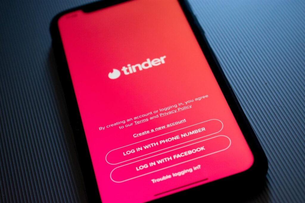 Tinder lance des comptes VIP