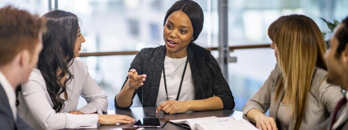 Insolite : Vous faites ces deux choses au travail ? C’est une preuve d’intelligence !