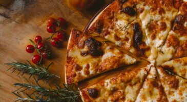 Europe2 Tonic : Ils tentent de battre un record en réalisant une pizza aux 1000 fromages !