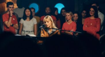 Angèle reprend le titre It's My Life, regardez sa prestation à la maison (VIDEO)