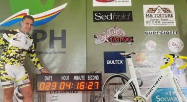 Bienvenue Chez Clément : Il bat un record en parcourant France-Mexique en vélo d'appartement !