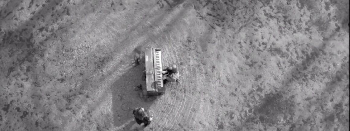 Julien Doré et Clara Luciani dévoilent le clip de L’île au Lendemain (VIDEO)