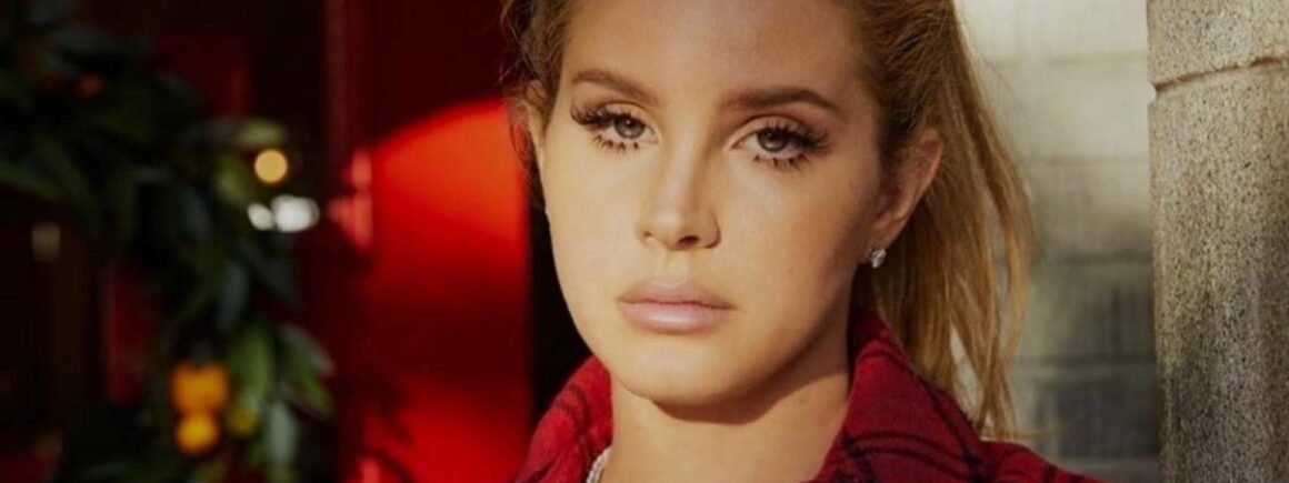 Lana Del Rey répond aux fans qui l’accusent de voter pour Trump : « Allez vous faire fou*** ! »