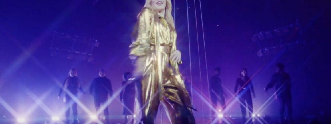 Kylie Minogue célèbre la sortie imminente de Disco avec Say Something en live (VIDEO)