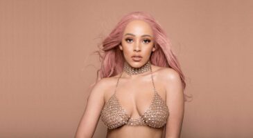 Doja Cat nous renvoie dans les 60's avec Freak (VIDEO)