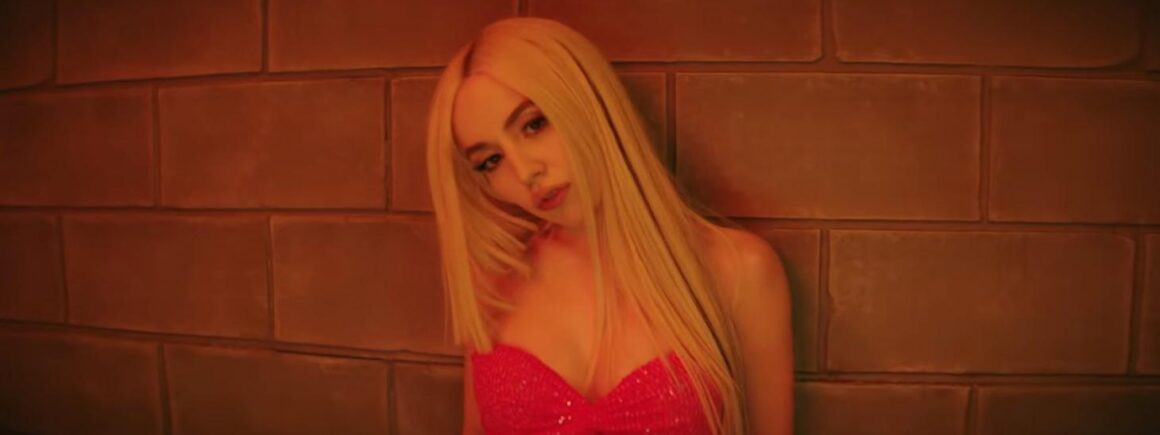 Ava Max dévoile le clip de Who’s Laughing Now et annonce un nouvel album