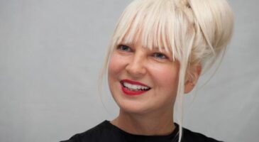 Bonne nouvelle, Sia est grand mère à 44 ans !