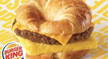 Insolite : Burger King lance un sandwich dans un croissant et Twitter n'est pas d'accord