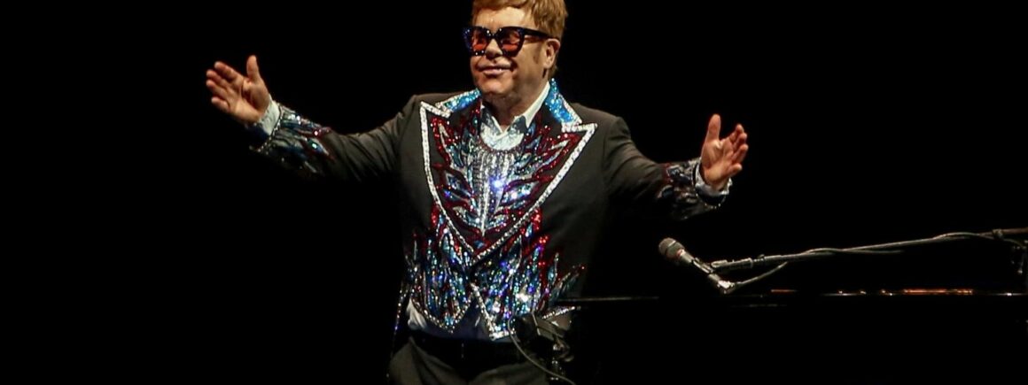 Elton John : Il fait un don de 1 million de dollars pour les oubliés du COVID-19 !