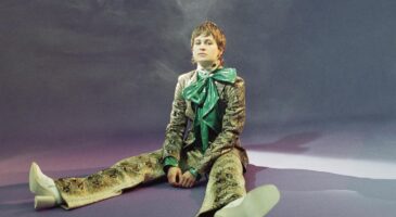 Christine and The Queens se confie sur son troisième album plus "optimiste"