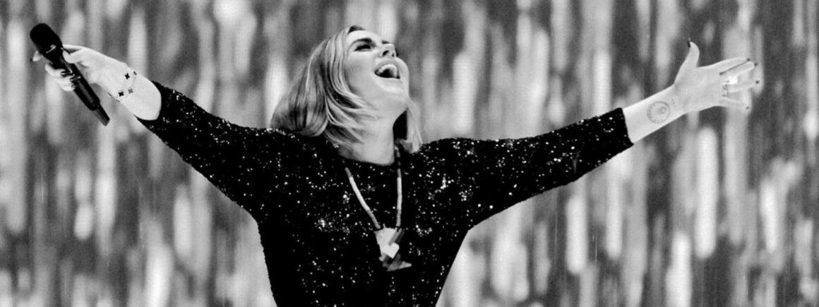 Adele apparaît totalement métamorphosée lors d’une soirée (PHOTO)