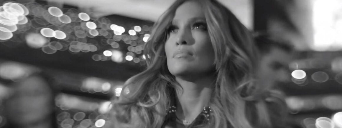 Jennifer Lopez partage les coulisses du Super Bowl (VIDEO)