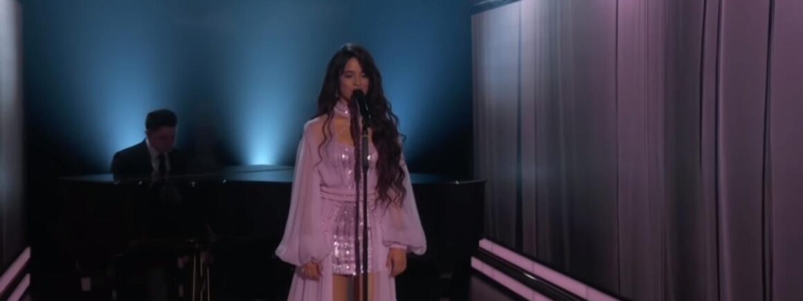 Grammy Awards 2020 : Camila Cabello chante First Man pour son père (VIDEO)