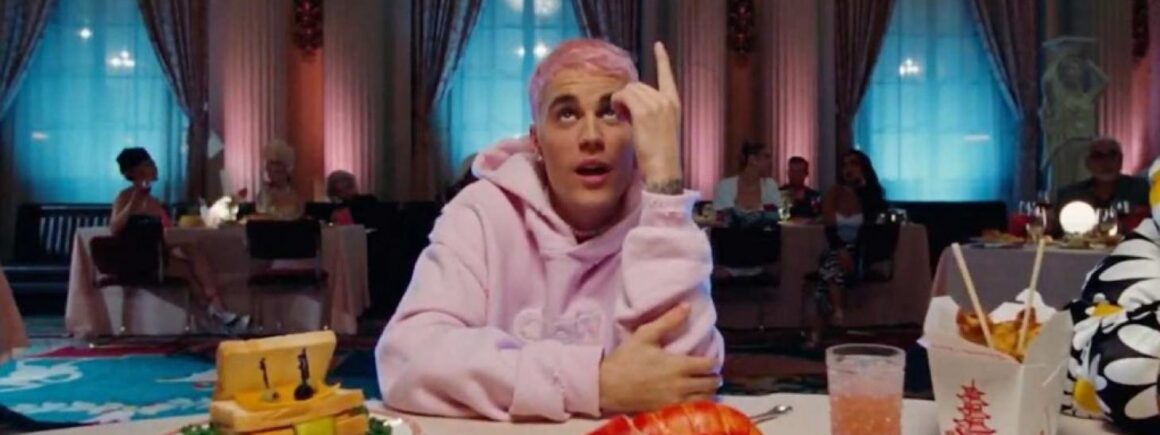 Justin Bieber dévoile le clip (très rose) de Yummy !