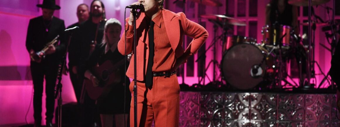 Harry Styles : Adore You et Lights Up en live pour BBC Radio One (VIDEO)