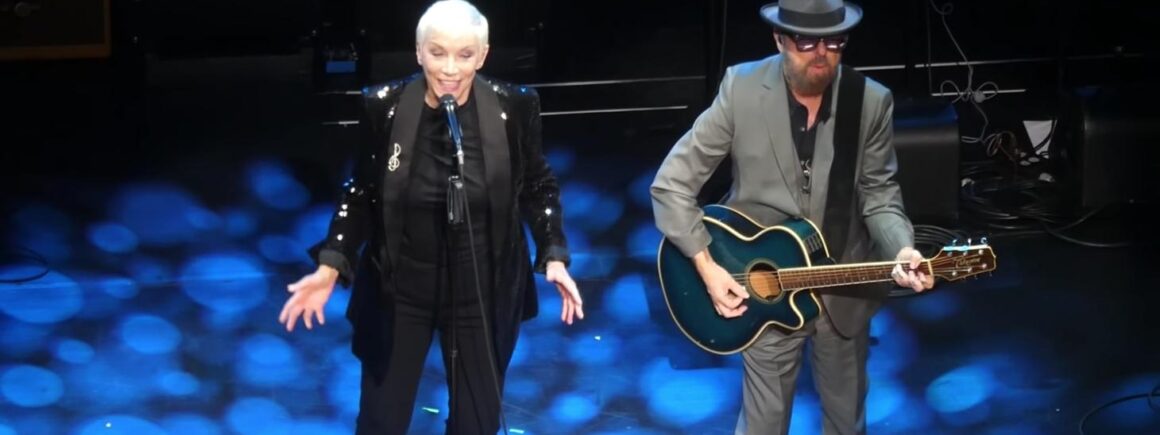 Eurythmics interprète Sweet Dreams pour la première fois en 5 ans (VIDEO)