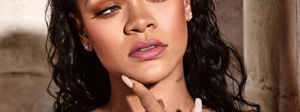 Rihanna va sortir un livre de clichés autobiographique (PHOTOS)