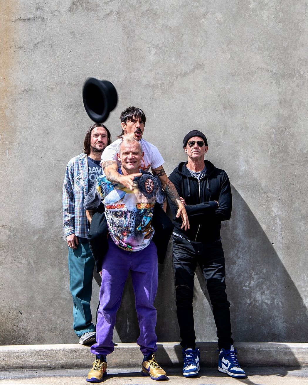 ¡Los Red Hot Chili Peppers anuncian un nuevo álbum para octubre!