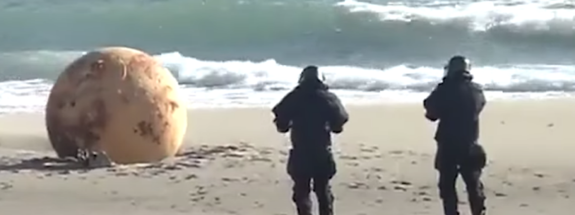 Le Morning Sans Filtre : Au Japon, une sphère échouée sur un plage intrigue