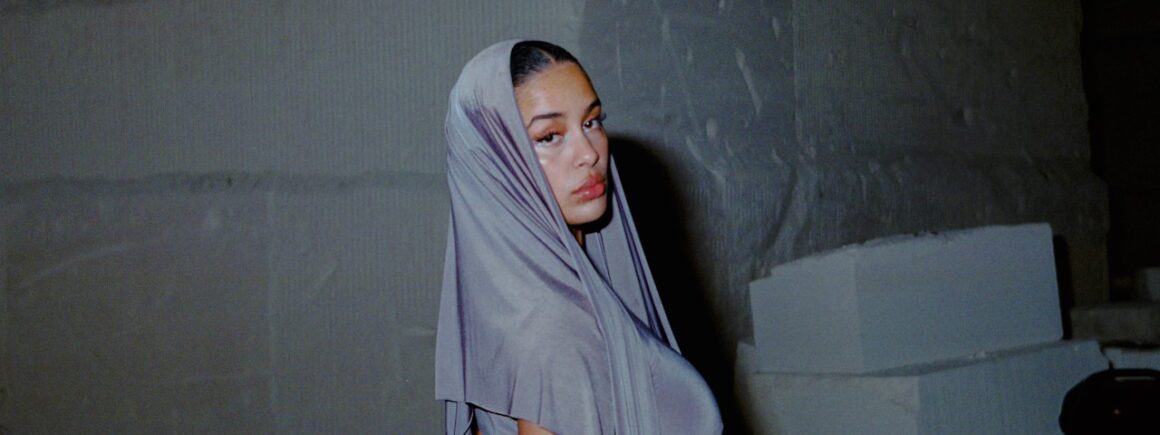 Jorja Smith est de retour avec Try Me (VIDEO)