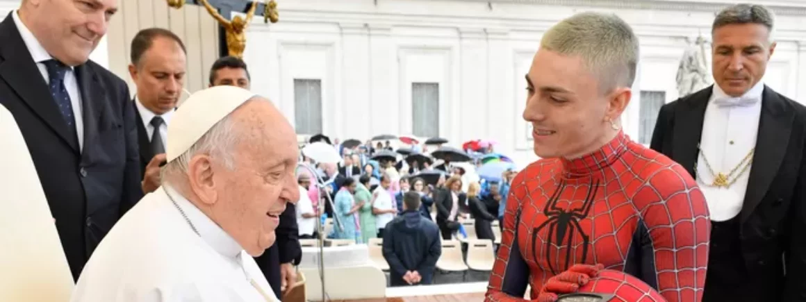 Spider-Man a rencontré le Pape François !