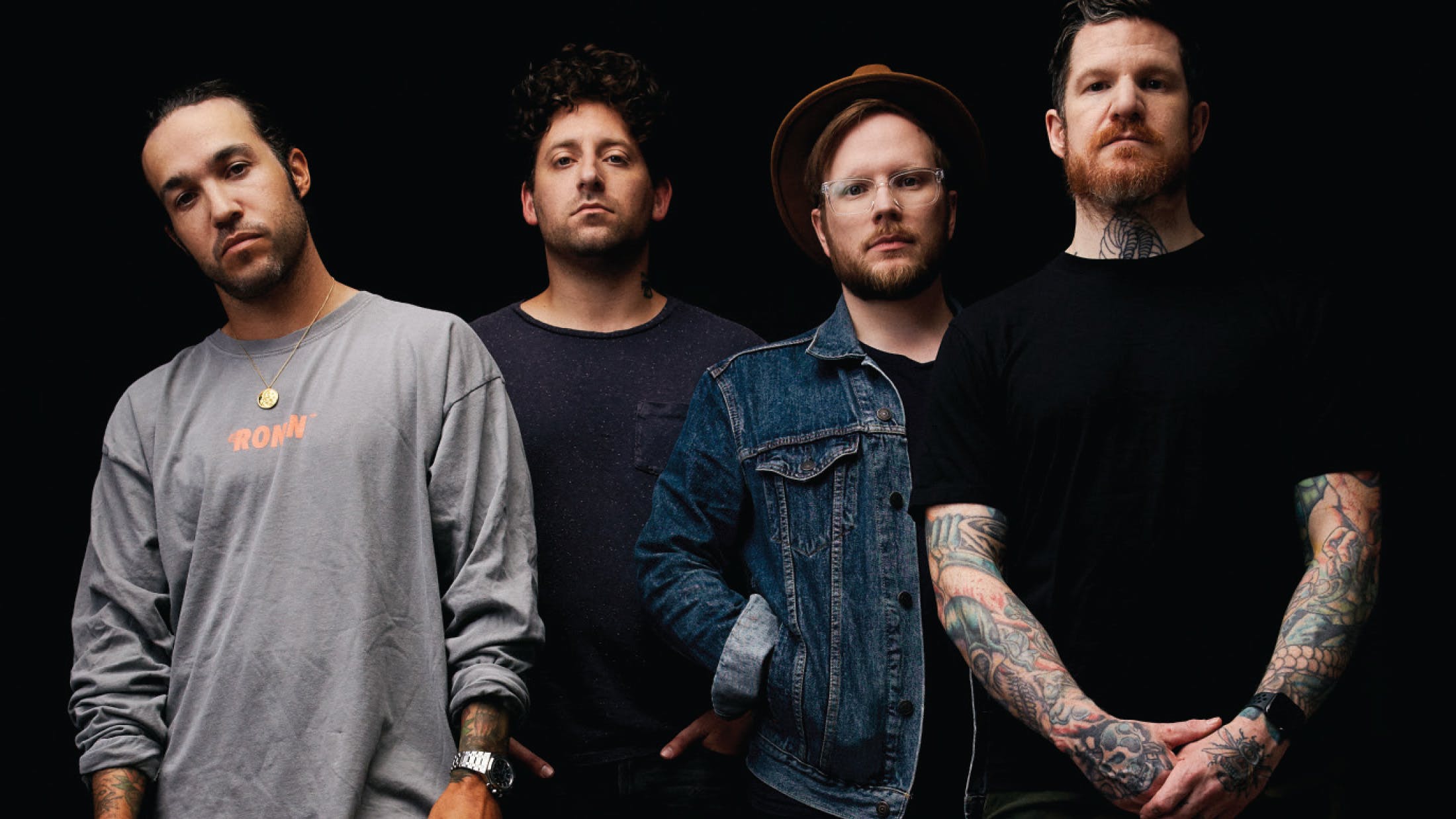 Fall Out Boy Reprend Nothing Compares 2 U Video