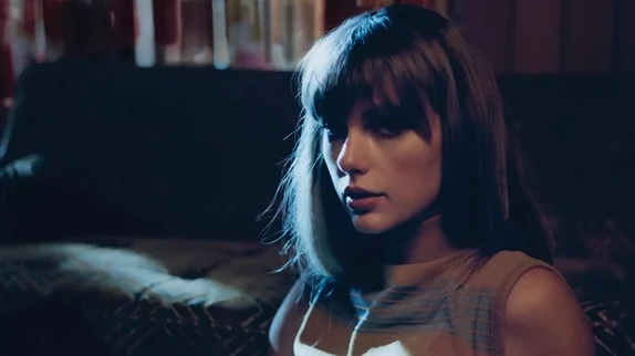 Taylor Swift dévoile le titre très attendu « You’re Losing Me » !