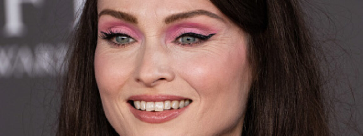 Sophie Ellis Bextor : Murder on the Dancefloor en live pour les Baftas (VIDEO)