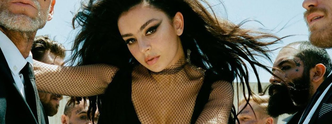 Voici la liste complète de tous les featurings de la réédition du « Brat » de Charli xcx