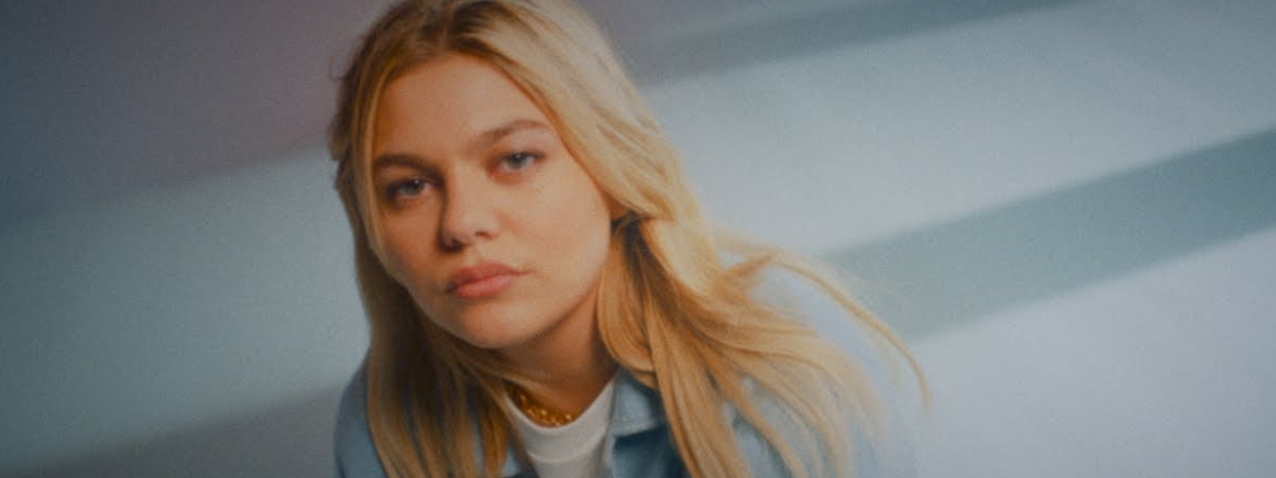 Louane annonce son nouvel album « Solo » qui sortira le 25 octobre