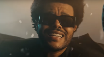 a-voir-le-nouveau-clip-de-the-weeknd-pour-dancing-in-the-flames