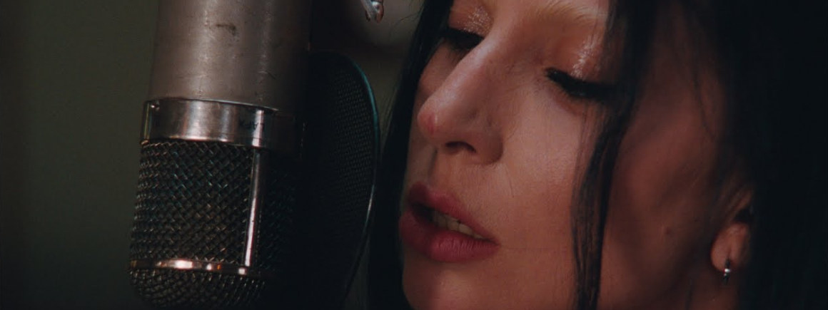 Lady Gaga sort une session acoustique de « Disease » (et ça donne des frissons)